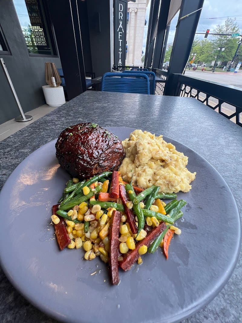 DRAFT + TABLE photo 4