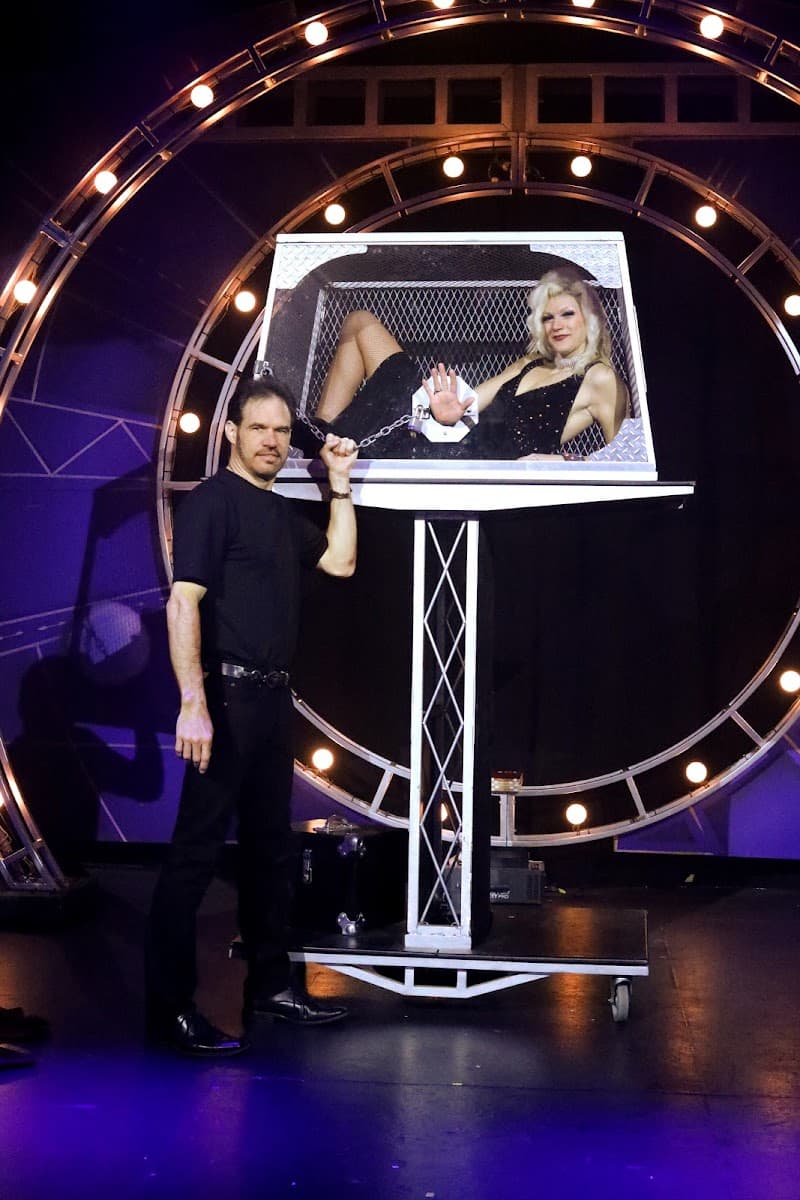 Escape Reality Magic Dinner Show photo 4