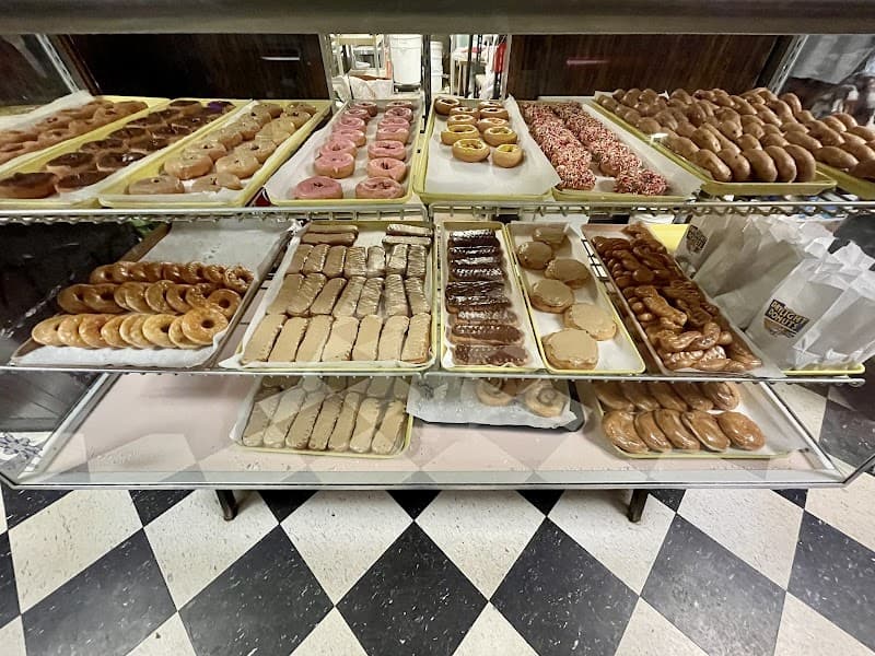 Dude's House of Donuts photo 3