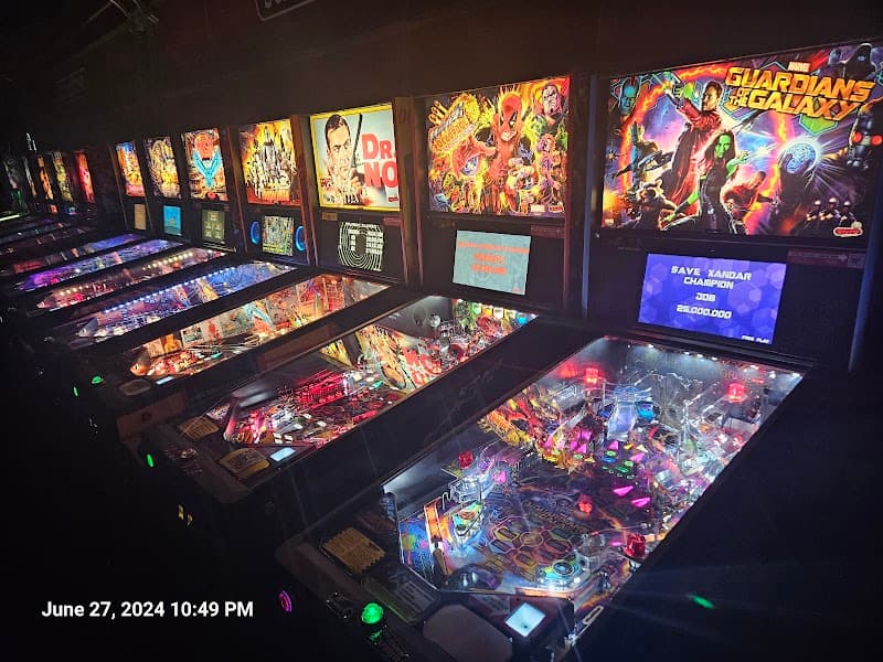 NWA Pinball Club / Station Break arcade