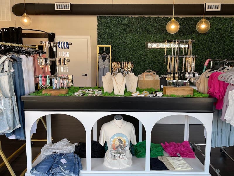 MAIN STREET BOUTIQUE photo 4