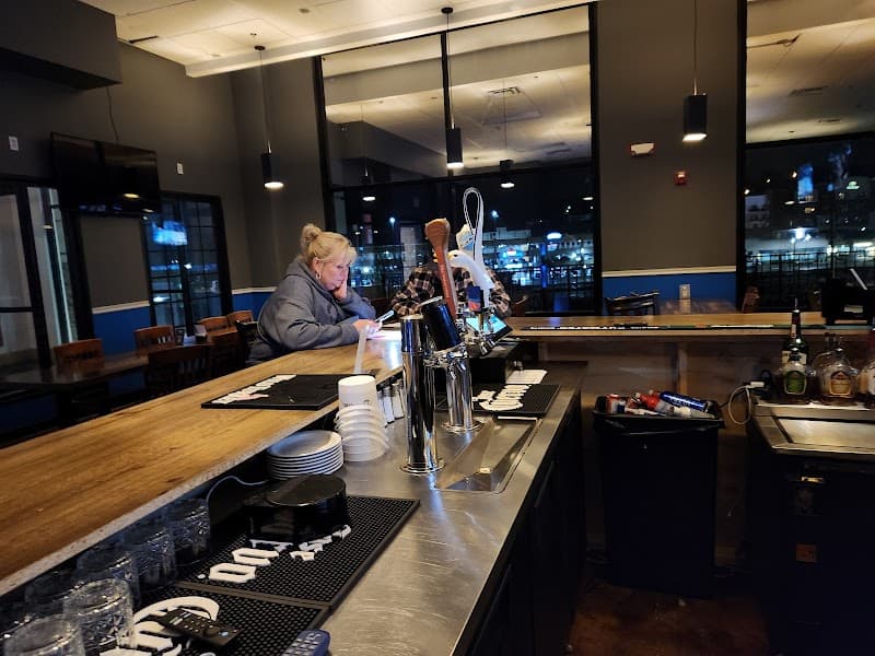 Limit Sports Bar & Grill photo 4