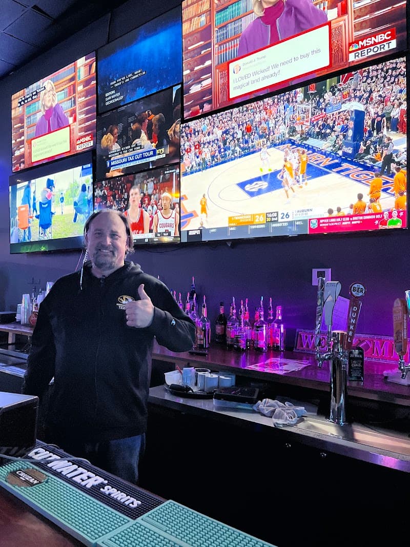 Limit Sports Bar & Grill photo 6