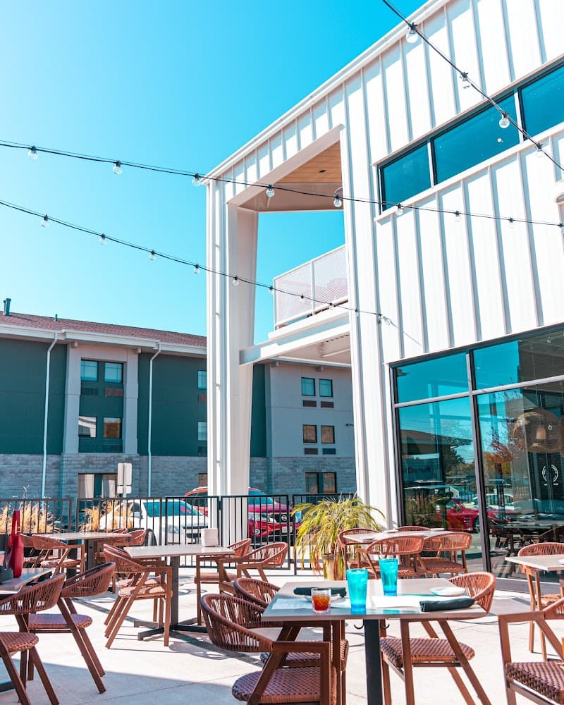 Palm & Paddle Grille photo 1