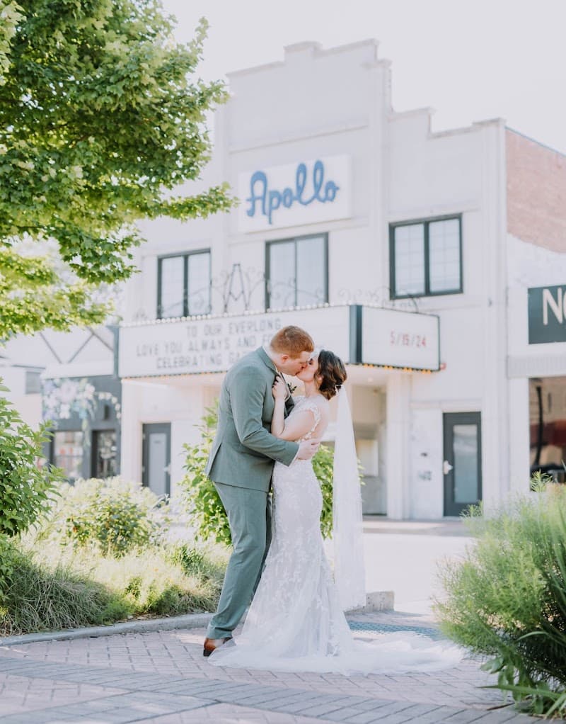 The Apollo on Emma photo 1