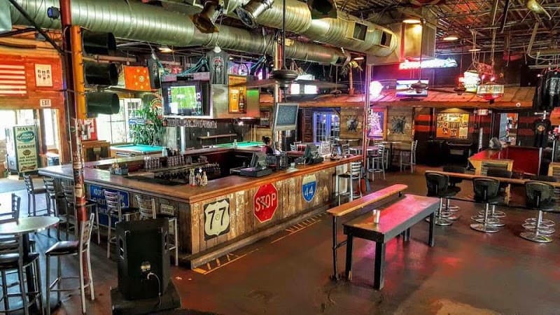 Max's Garage photo 1