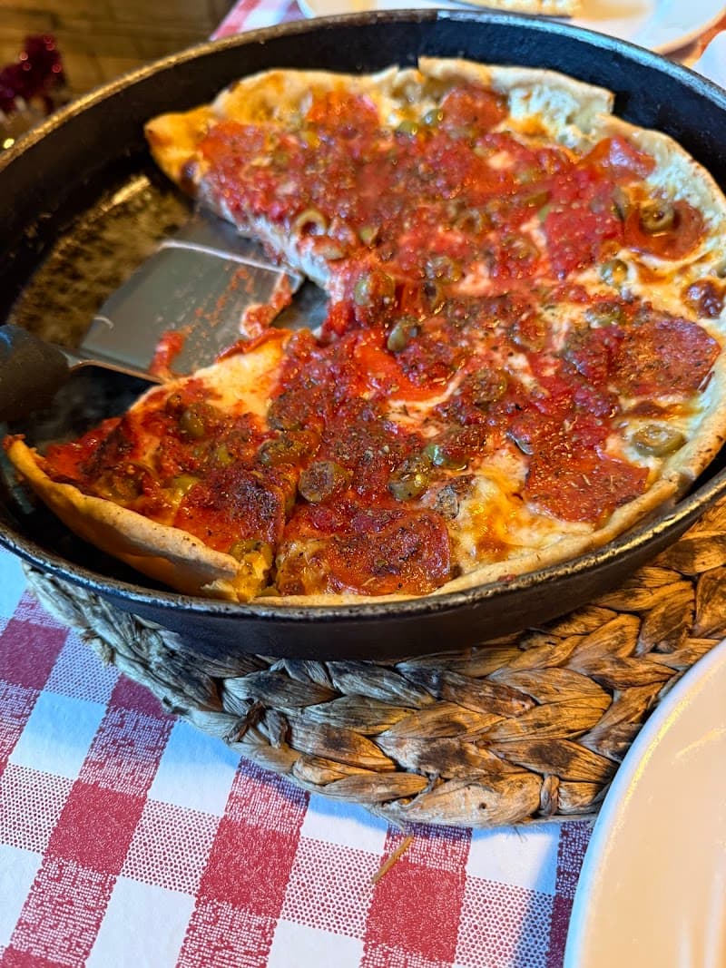 Mr Gilberti's Place Chicago Pizza photo 4