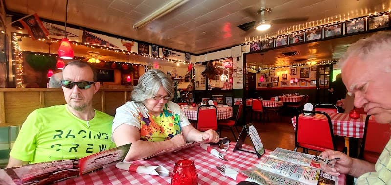 Mr Gilberti's Place Chicago Pizza photo 1