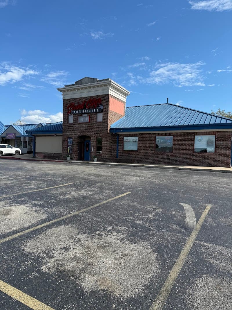 Saint City’s Sports Bar & Grill photo 4