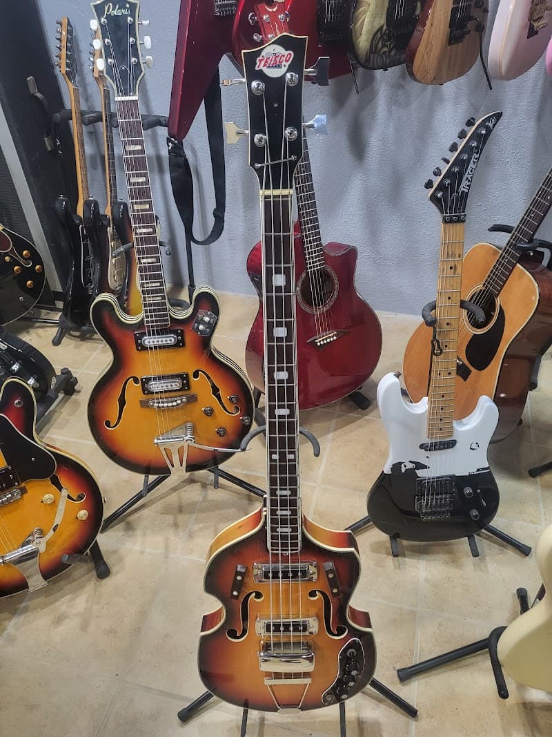 Papa's Guitar Room photo 5