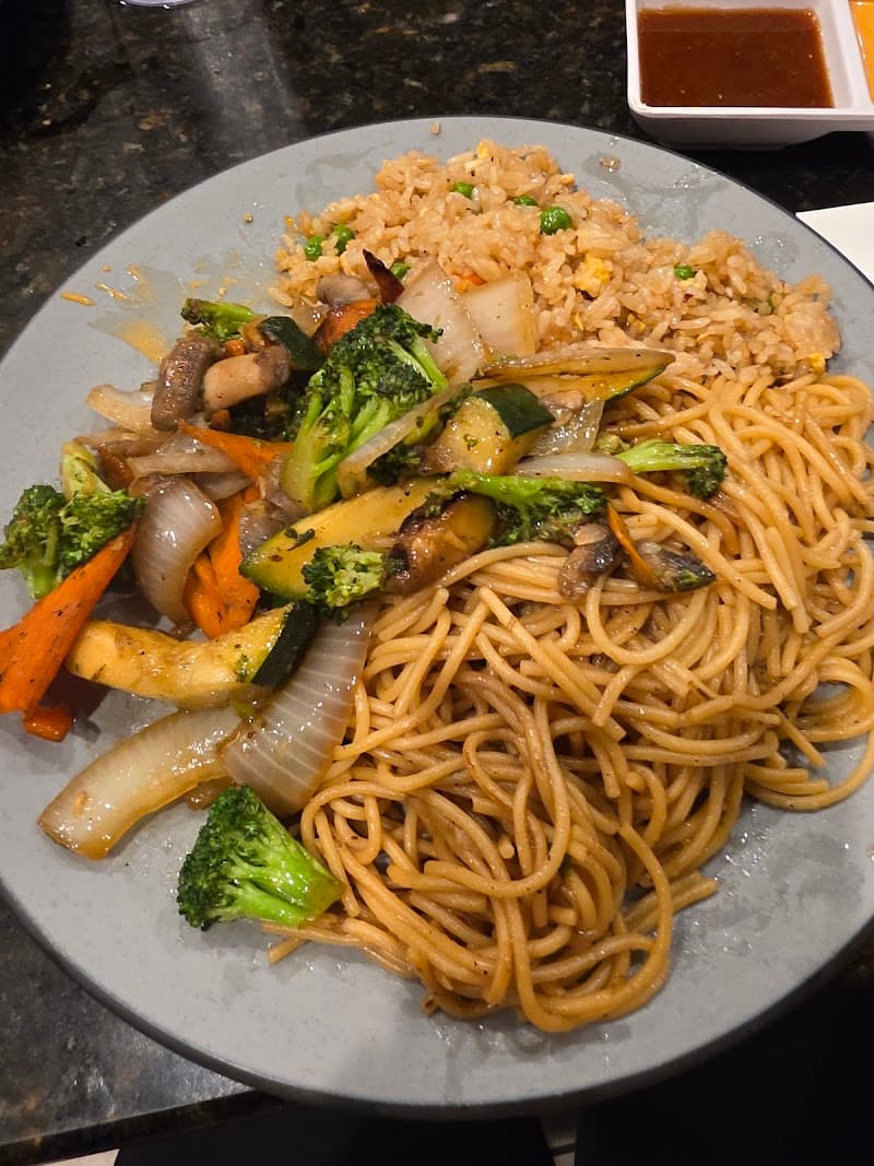 Hinode Japanese Steakhouse and Sushi photo 5