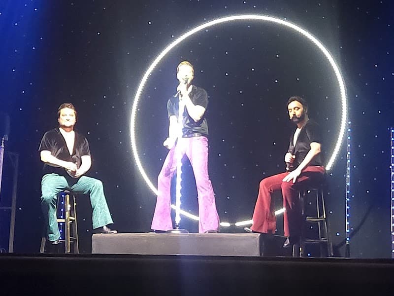 Hamners' Unbelievable Magic Show: Bird Magic, Illusions & Family Fun! photo 4