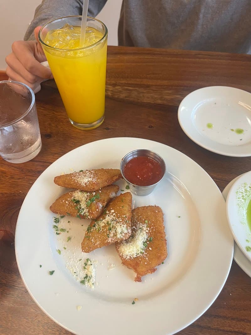 Bella's Table photo 5