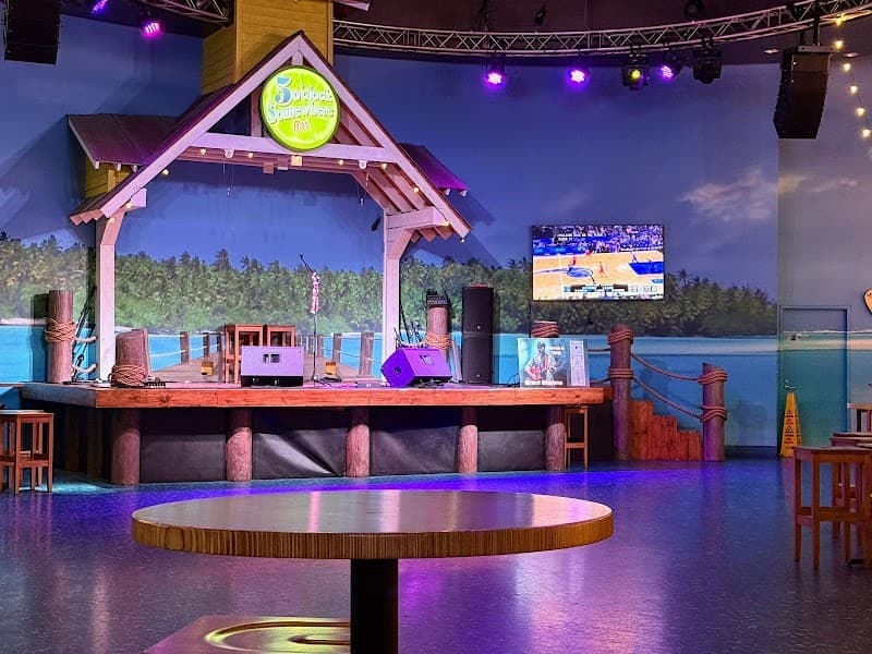 5 O’Clock Somewhere Bar photo 4