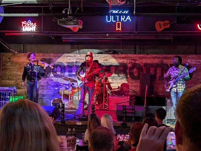 Southbound Bar & Grill photo 4