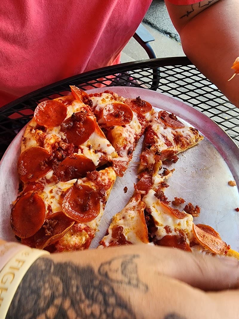 Downtown Pizza & Sports Bar photo 4