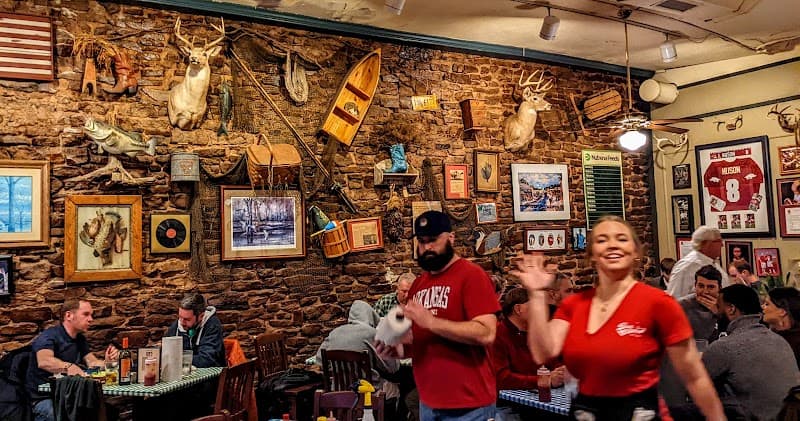 Doe's Eat Place photo 2