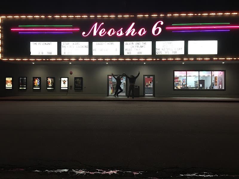 B&B Theatres Neosho Cinema 6 photo 3