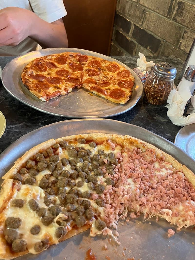 Pizza Parlour Alma photo 3