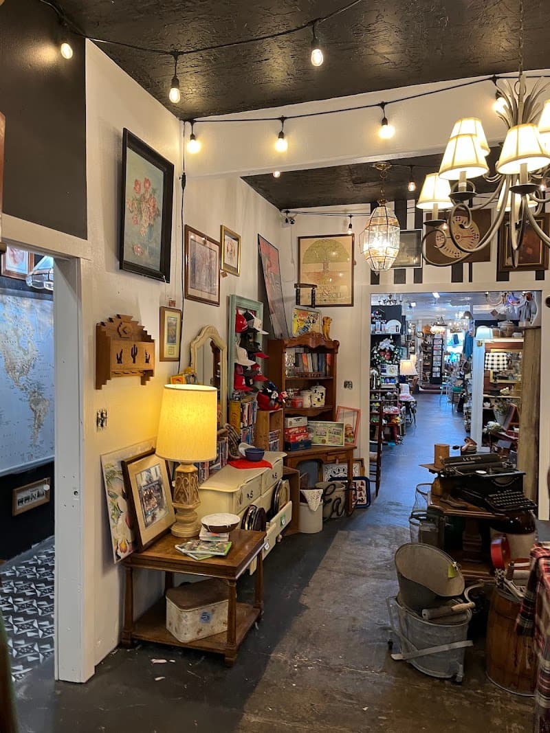 Vintage Market photo 3