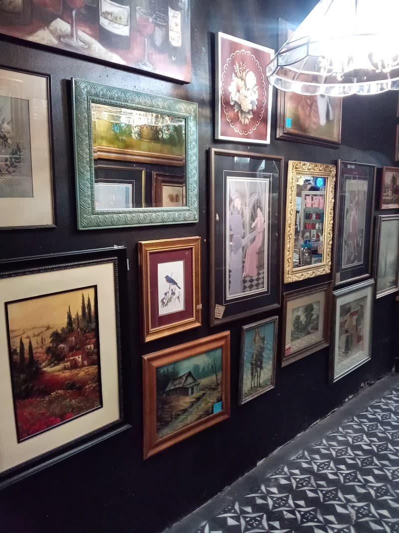 Vintage Market photo 6