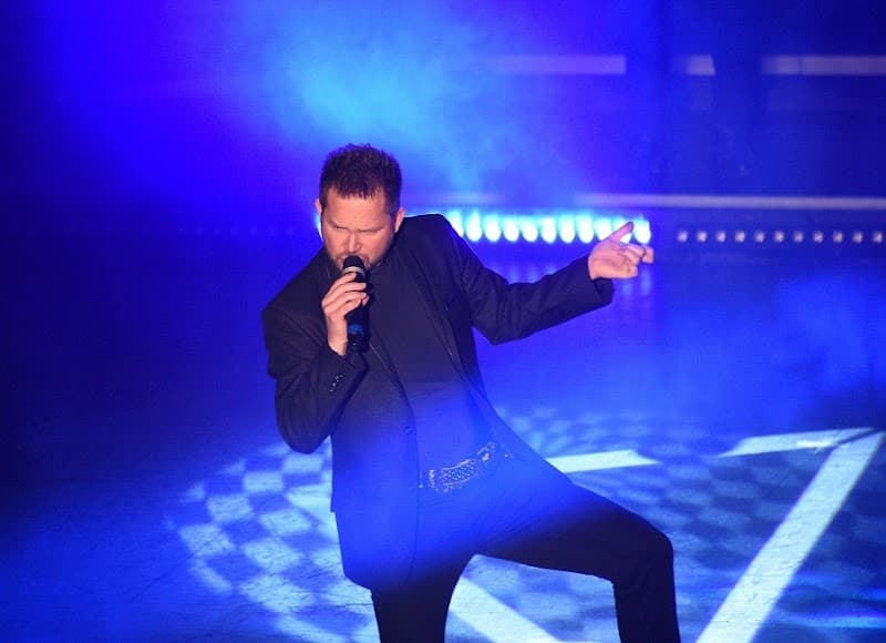 The SIX Show photo 5