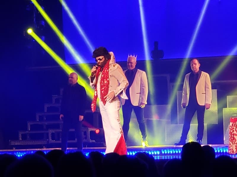 The SIX Show photo 6