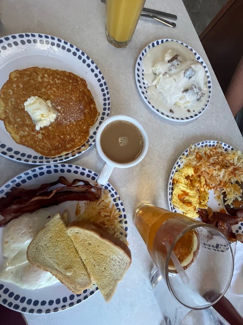 Union Station Deli & The Club Car Pub photo 4