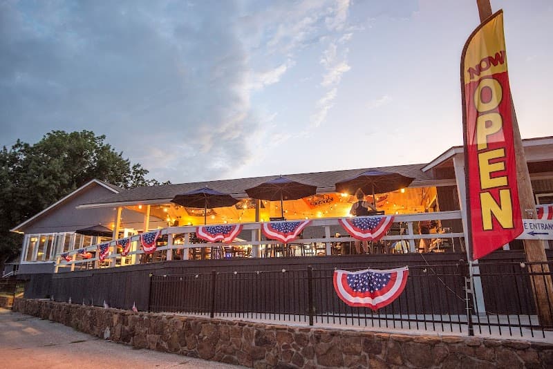 Quarterdeck Lakeside Dining photo 1