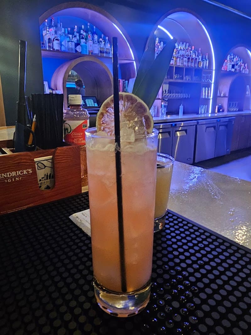 Miss Boston's Cocktail Lounge photo 3