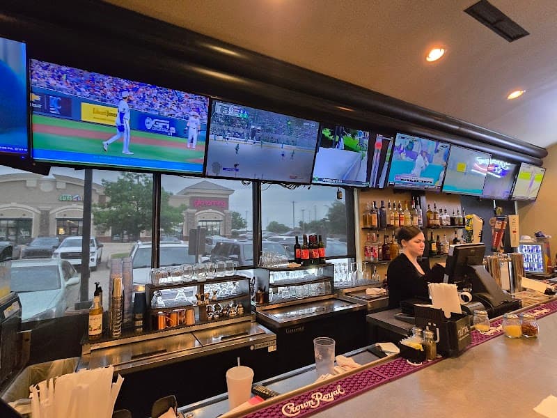 Louie's Grill & Bar photo 4