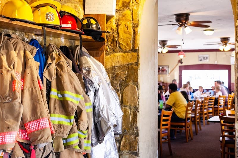 Hook & Ladder Pizza photo 1