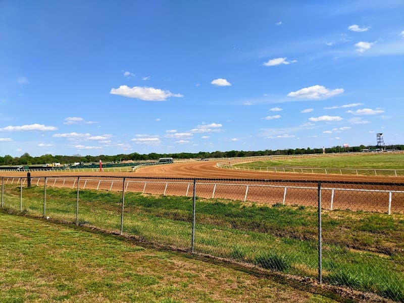 Cherokee Casino Will Rogers Downs photo 6