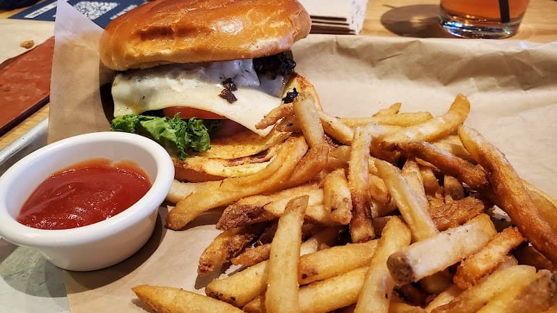 BJ's Restaurant & Brewhouse photo 3