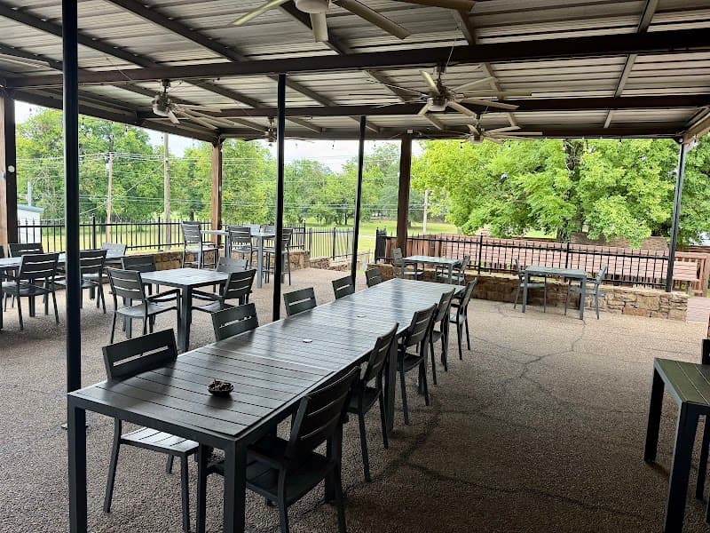 Doe's Eat Place photo 2