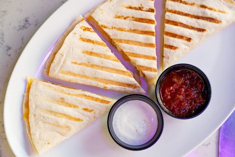 Vino Noir- Wine & Cocktail Bar photo 4