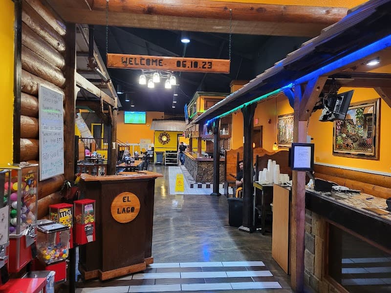 El Lago photo 4