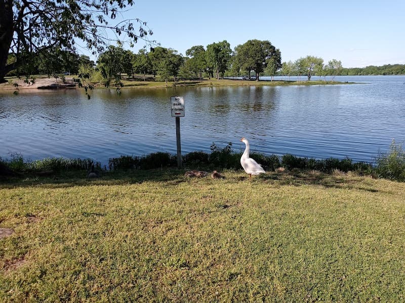 Claremore Lake photo 3