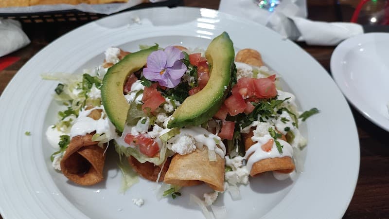 La favorita bar and grill photo 4