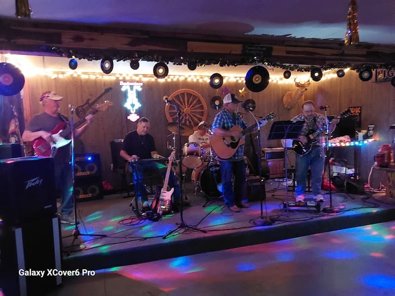 Robyn's Nest Bar and Grill photo 4