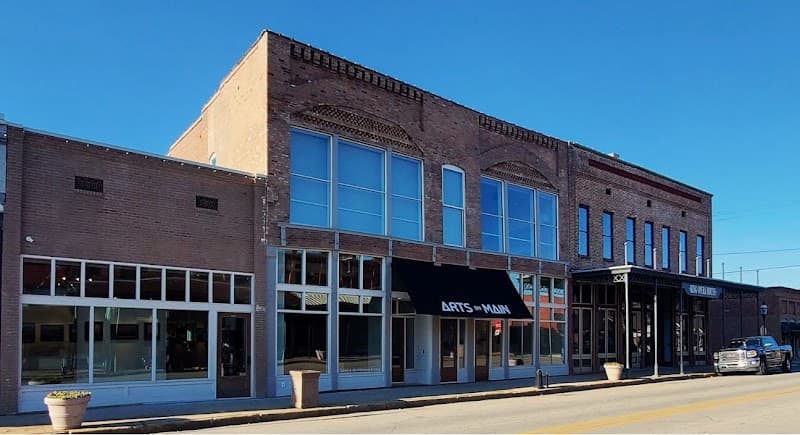 Arts On Main photo 4