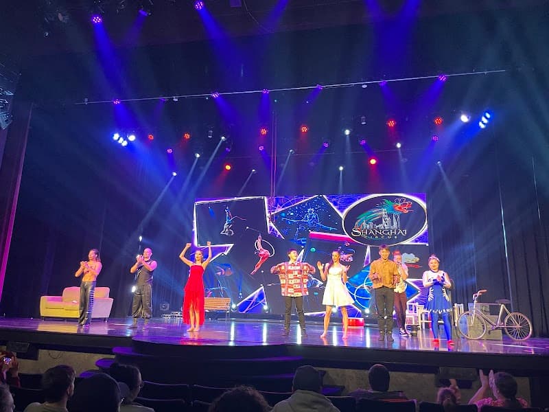 Mickey Gilley Grand Shanghai Theatre photo 4