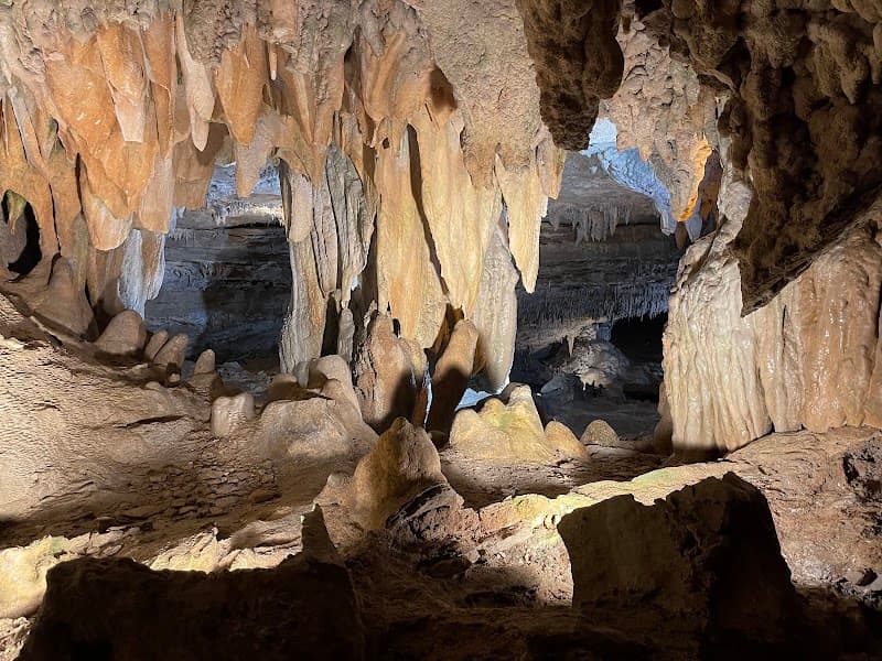 Fantastic Caverns photo 3