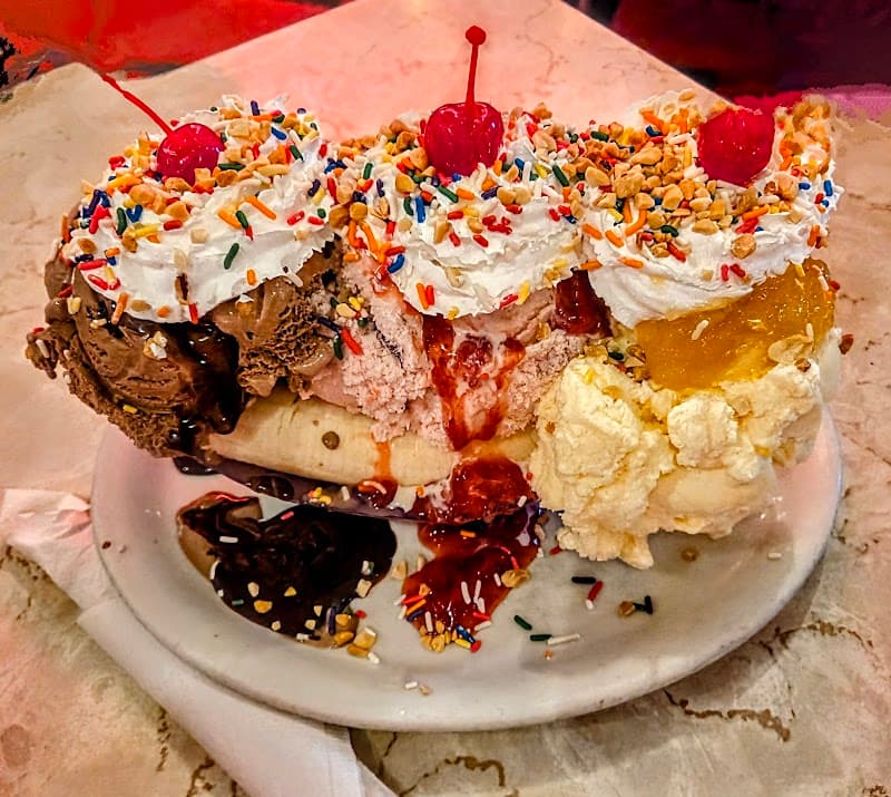 Mel's Hard Luck Diner photo 5