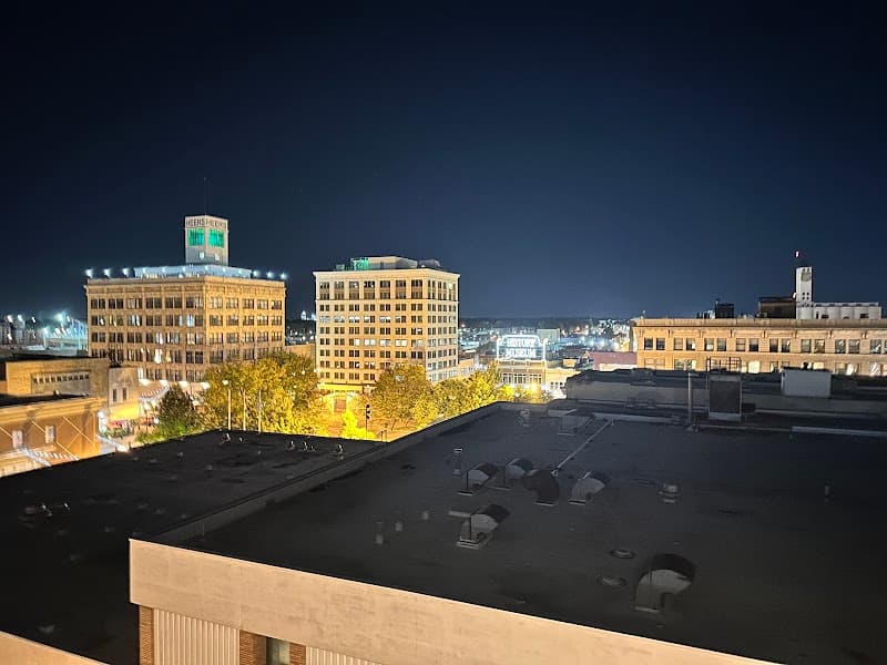 Vantage Rooftop Lounge and Conservatory photo 4