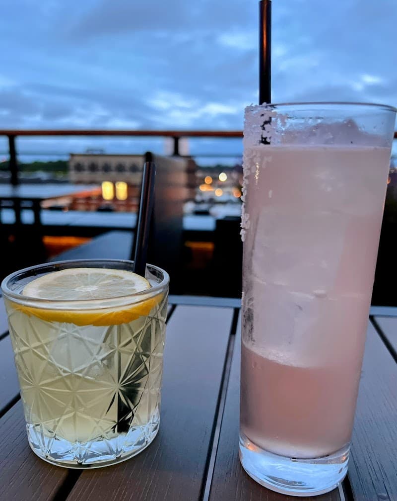 Vantage Rooftop Lounge and Conservatory photo 6