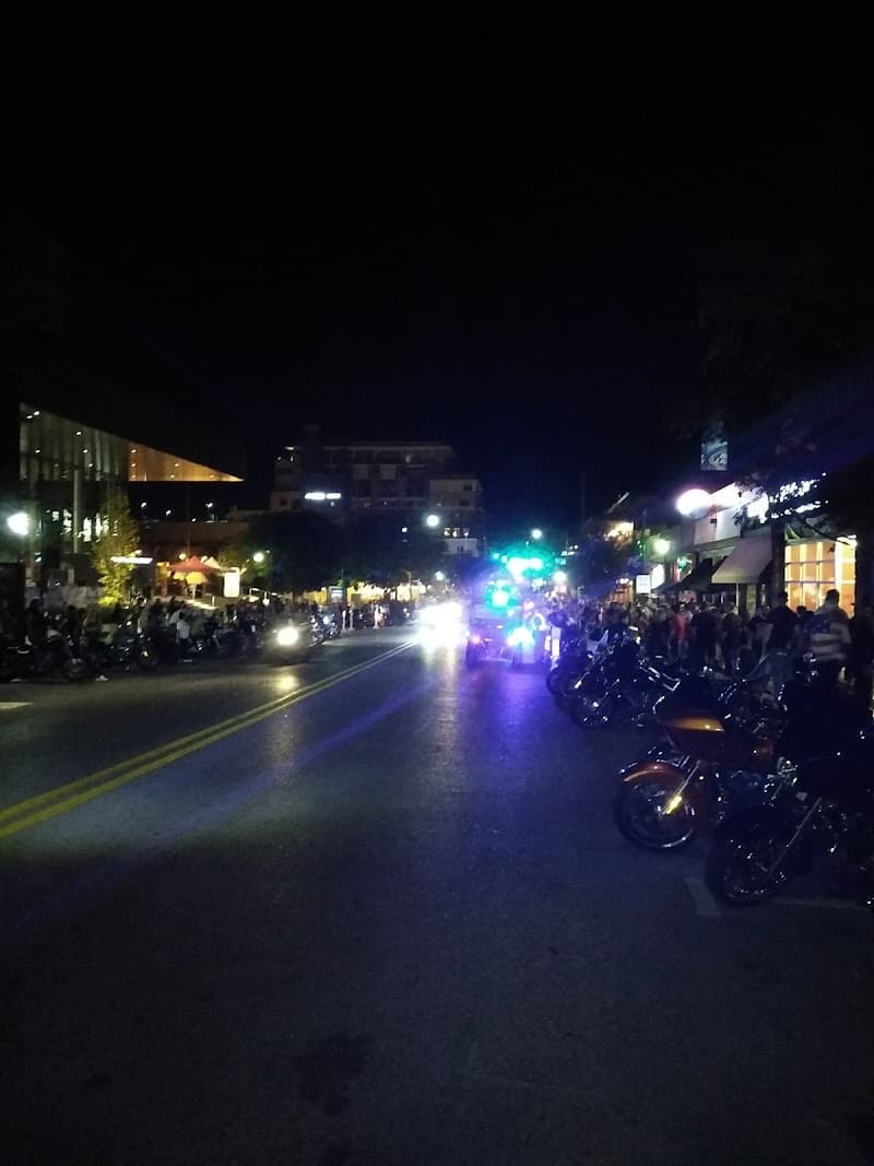 Brewski's Draft Emporium photo 5