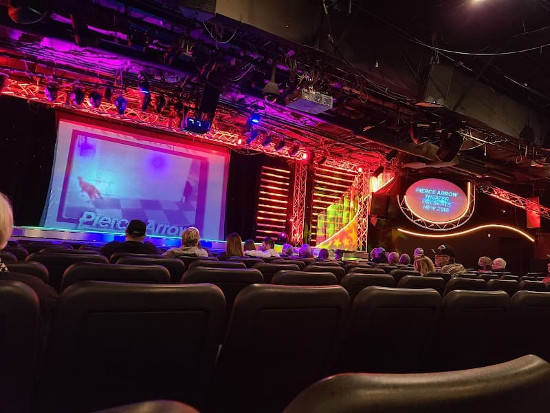 Pierce Arrow photo 3