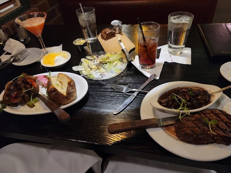 Sterlings Grille photo 3