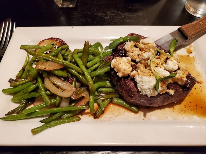 Sterlings Grille photo 4